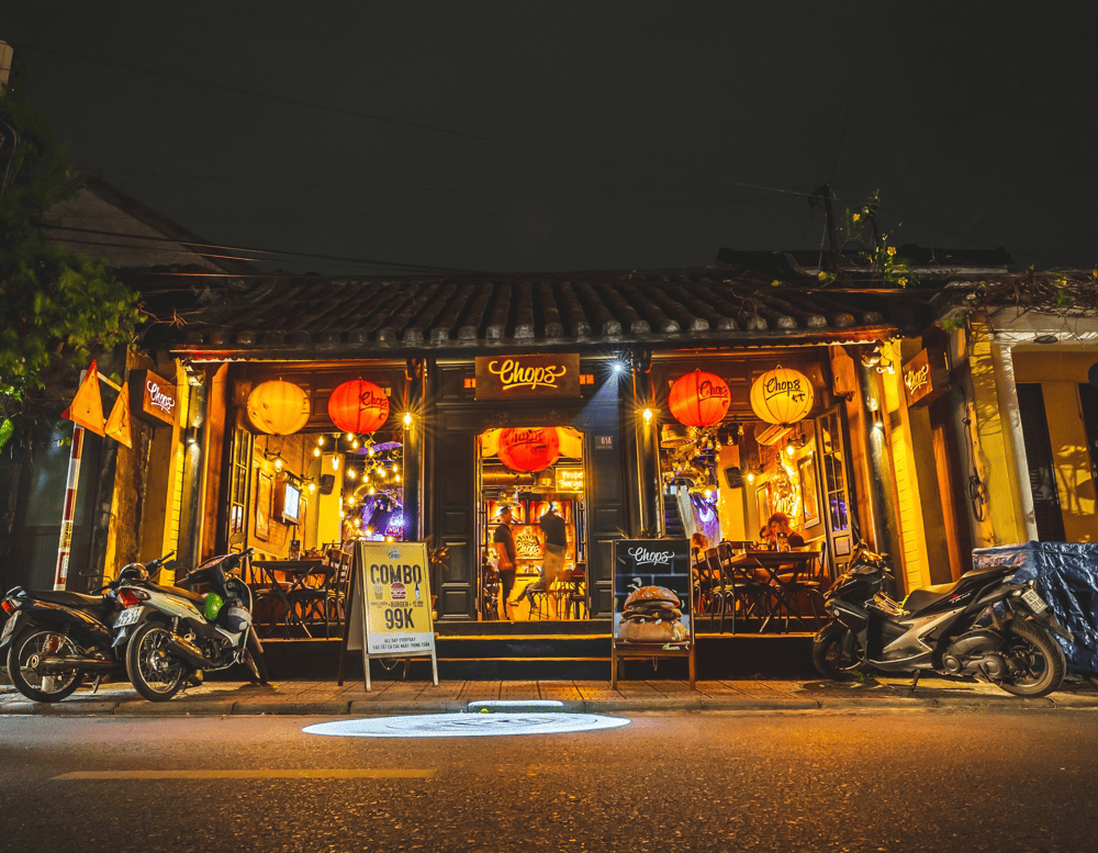 Chops Old Quarter with its modern, comfortable space right in the Old Quarter is the ideal place for you to enjoy a delicious meal (Source: Chops Vietnam)